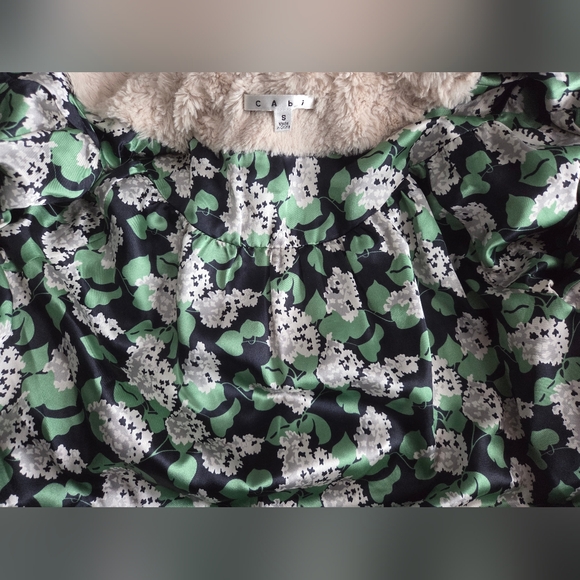 NWOT CAbi Plush Teddy Faux Fur Jacket in Cream/Ivory Color Size S - Picture 5 of 8